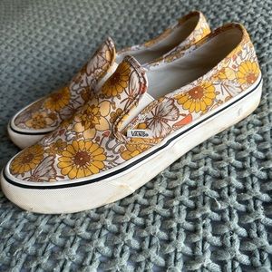 Women’s floral vans size 10